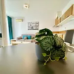 Menada - Rainbow 3 - Modern