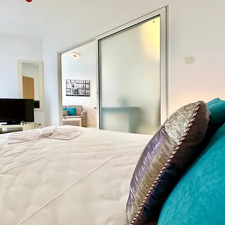 Menada - Rainbow 3 - Modern Apartment *