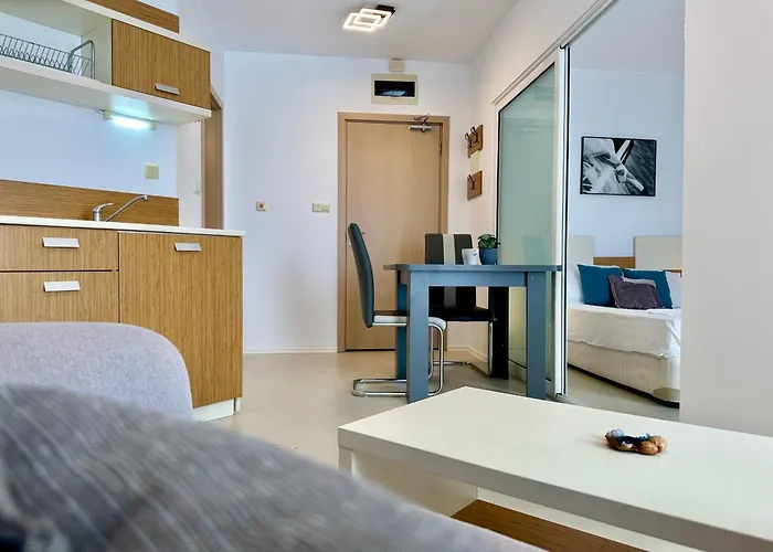 Menada - Rainbow 3 - Modern 公寓